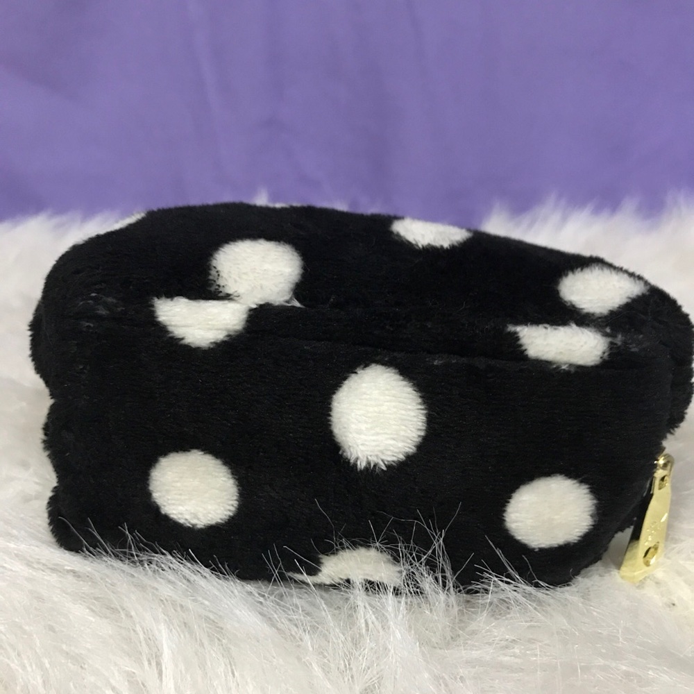 SOLD…..Betsey Johnson Polka Dot Cosmetic Bag - Picture 4 of 10